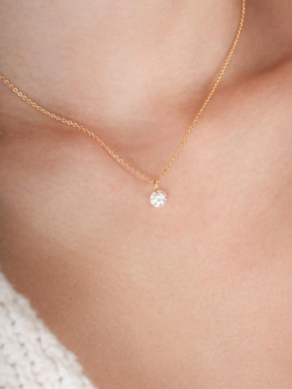Floating Moissanite Necklace 0.5ct 18K Gold (2) – Mondays Made Flower & Birthstone Jewelry Singapore