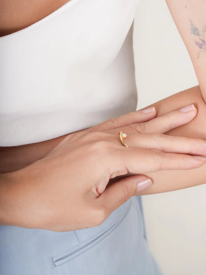 Floating Moissanite Wave Ring