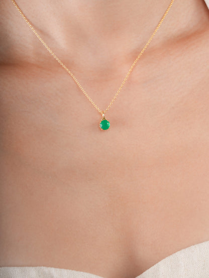 May Birthstone Necklace Green Agate 18K Gold (3) – Mondays Made Flower & Birthstone Jewelry Singapore