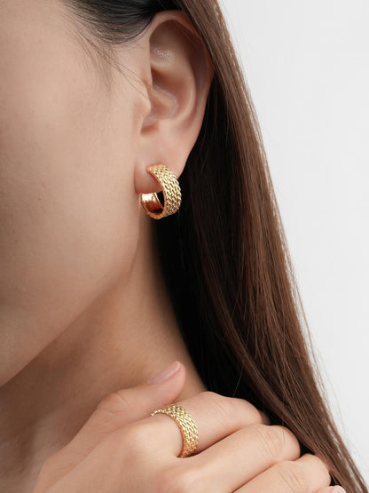 Mesh Chain Hoop Earrings 18K Gold (3) – Mondays Made Flower & Birthstone Jewelry Singapore