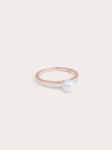 Pearl Ring 18K Rose Gold Close Up – Mondays Made Flower & Birthstone Jewelry Singapore