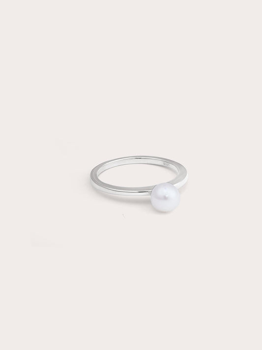 Pearl Ring S925 Silver Rhodium Close Up – Mondays Made Flower & Birthstone Jewelry Singapore