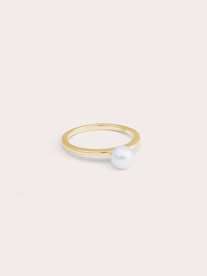 Pearl Ring 18K Gold Close Up – Mondays Made Flower & Birthstone Jewelry Singapore