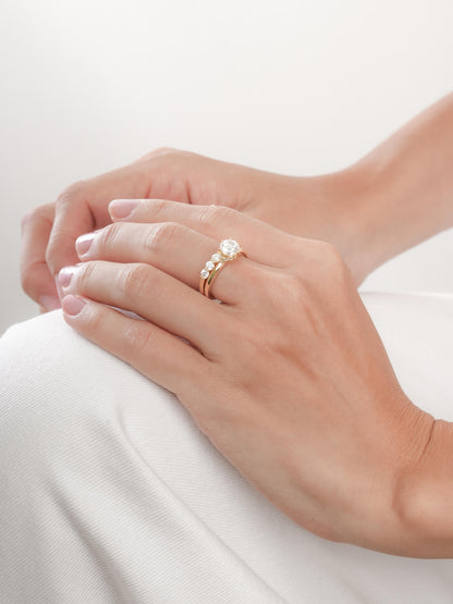Solitaire Moissanite Arch Ring 18K Gold (3) – Mondays Made Flower & Birthstone Jewelry Singapore