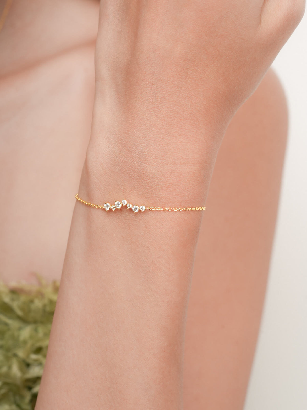 Wishing Arc Moissanite Bracelet 18K Gold (5) – Mondays Made Flower & Birthstone Jewelry Singapore